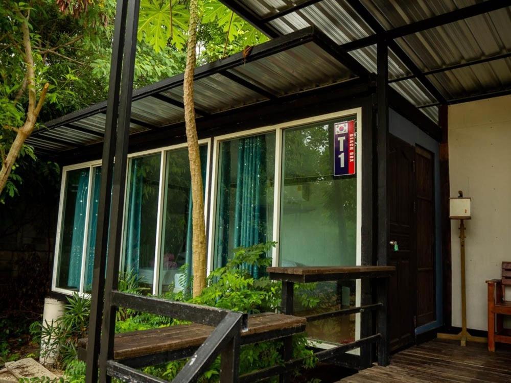 Beach Box Resort At Rimlay Rayong Eksteriør billede