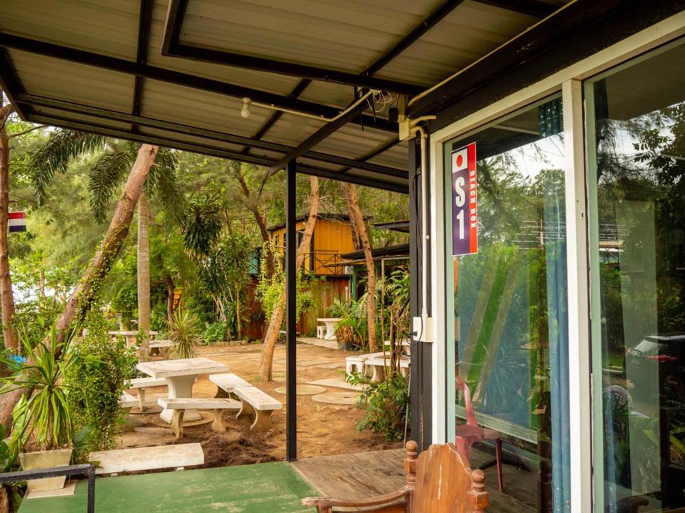 Beach Box Resort At Rimlay Rayong Eksteriør billede